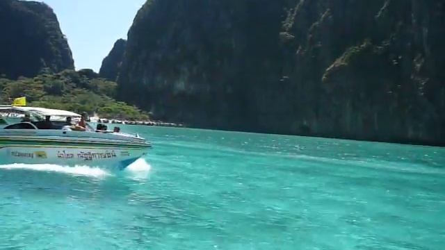 Phi-Phi Island смотреть онлайн