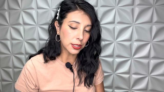 Chew and flip through magnolia mag/ whispered ASMR смотреть онлайн