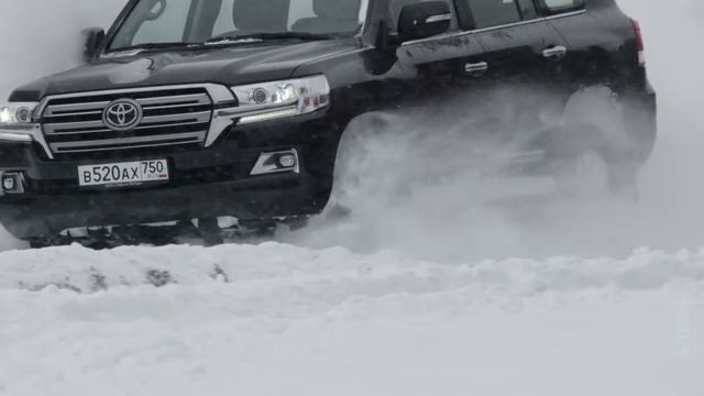 Хрен вам, а не перевал Дятлова! Экспедиция к загадочному перевалу на Toyota Land Cruiser 200 смотреть онлайн