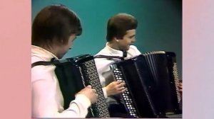 А. Корчевой "Омский сувенир" Играет дуэт баянистов: Сергей Щеглов и Андрей Винокуров г.Омск