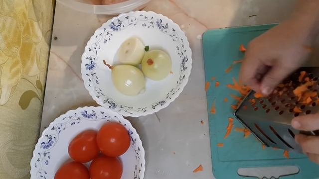 Салат из сырой свеклы и Перловка на ужин . смотреть онлайн