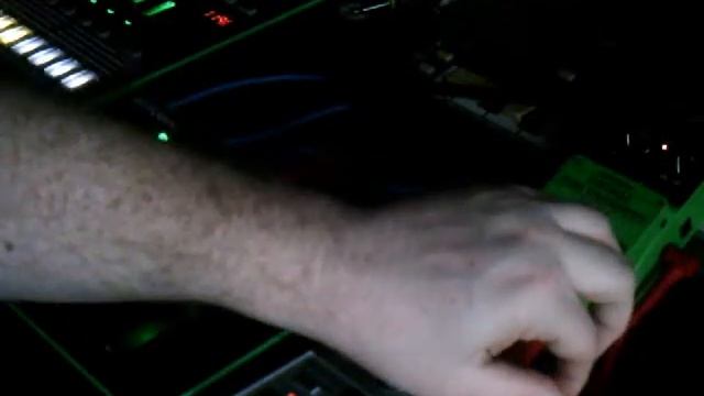 Hardwarecheck : Behringer Vintage Tube Overdrive TO800 meets the Cyclone Analogic TT-303 смотреть онлайн