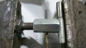 Отверстия большого диаметра в металле .делаем приспособление