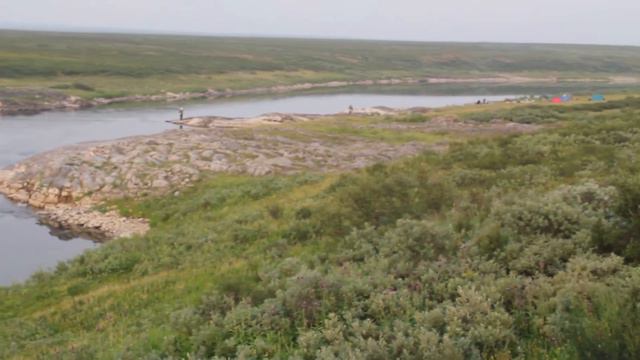 Сглаженные водой монолиты р. Малая Уса смотреть онлайн