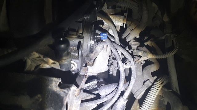 Сломан клапан на топливной рампе 06A133317AS смотреть онлайн