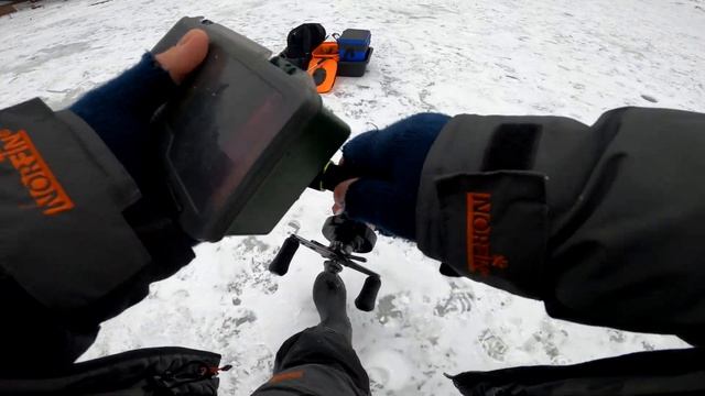 Зимняя рыбалка на платнике Тихая заводь смотреть онлайн
