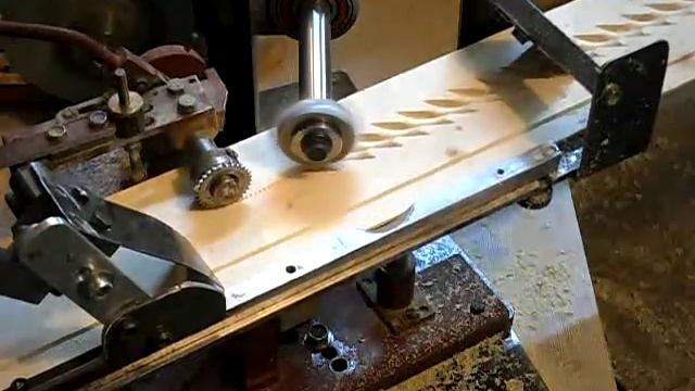 Нанесение декора на вагонку. Drawing a decor on lining. смотреть онлайн