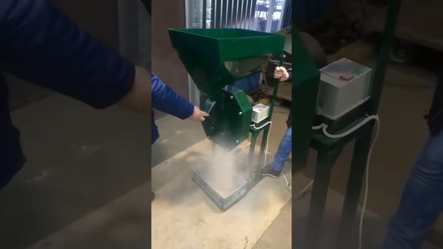 Зернодробилка ДЗ 1 смотреть онлайн