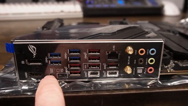 Asus ROG Strix Z790-E | Unboxing and Setup смотреть онлайн
