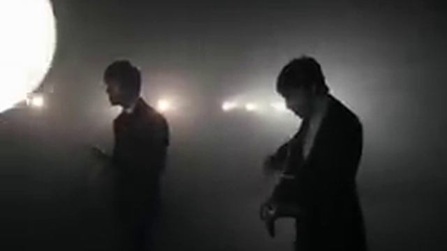 The Last Shadow Puppets - Standing Next to Me (Official Video) смотреть онлайн