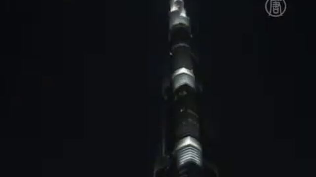 10 тысяч туристов пробежались по ночному Дубаю смотреть онлайн