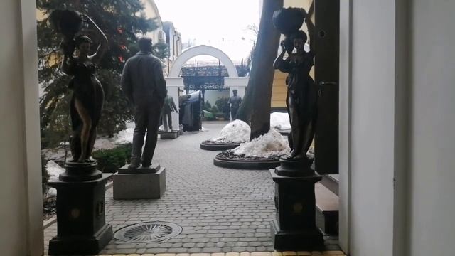 ХАРЬКОВ, САД СКУЛЬПТУР - ЭТО НАДО УВИДЕТЬ ВСЕМ. смотреть онлайн