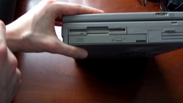 Toshiba Satellite 335CDS - Startup and Overview смотреть онлайн