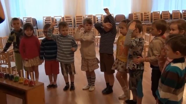 Урок игры на музыкальных инструментах. День Музыки в детском саду Päikseke. смотреть онлайн