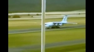 Огромный Ил-76 взлёт - Самолёт  - большой - посадка