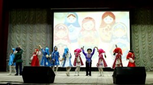 У матрёшек розовые щёчки