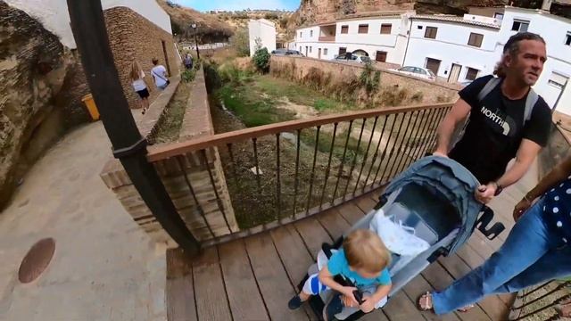 Visit to Setenil de las Bodegas смотреть онлайн