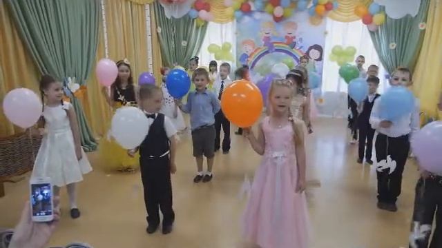 Улетает голубок