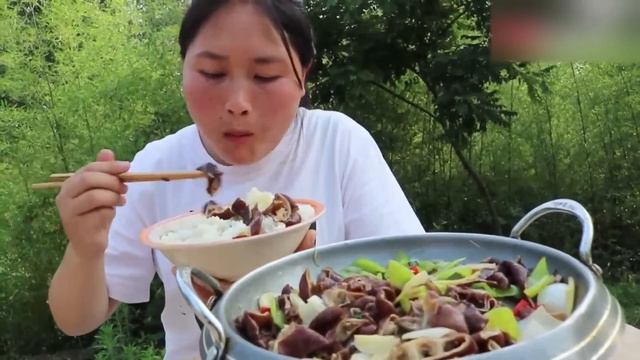 胖妹发明红烧肉新吃法，肥而不腻很馋人，一人吃3斤肚子差点撑爆了！#陈说美食 смотреть онлайн