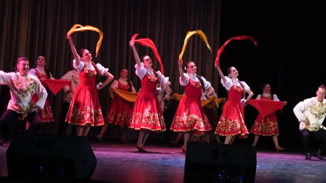 RUSSIAN DANCE Московская хороводно-плясовая смотреть онлайн