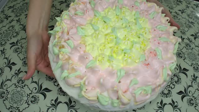 Очень вкусный тортик, творожная начинка, шоколадный бисквит и сливочное покрытие