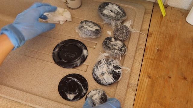 THE EASIEST WAY TO CLEAN THE BURNER CAPS / HOW TO CLEAN YOUR STOVE BURNERS смотреть онлайн