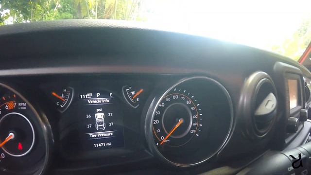 2019 Jeep Wrangler 2.0 L I4 DOHC смотреть онлайн