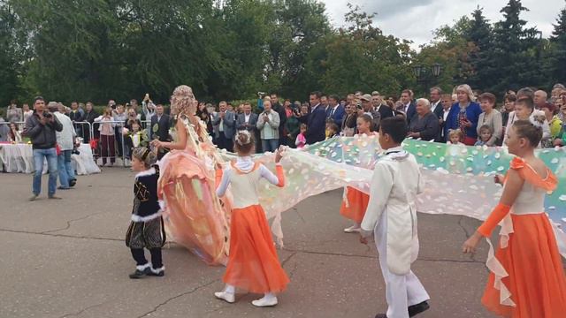 Открытие III Фестиваля роз в Аткарске. Появление Королевы. смотреть онлайн