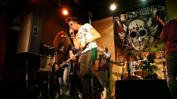 Pheromones - Песня про пиписку