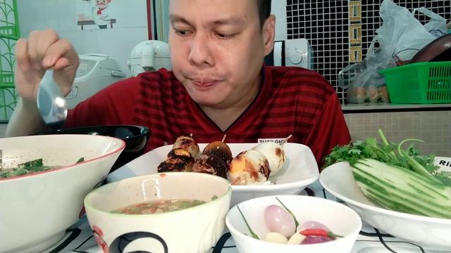 ต้มแซ่บเอ็นงัว ไข่ค้างฮัง ไข่เยี่ยวม้า ไข่ต้ม มาครับ beef tendon, stale egg, preserved egg, and egg смотреть онлайн