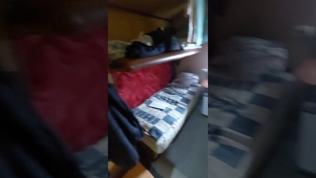 БЫТОВЫЕ УСЛОВИЯ НА ВАХТЕ. В КАКИХ ВАГОНАХ ЖИВУТ РАБОЧИЕ смотреть онлайн