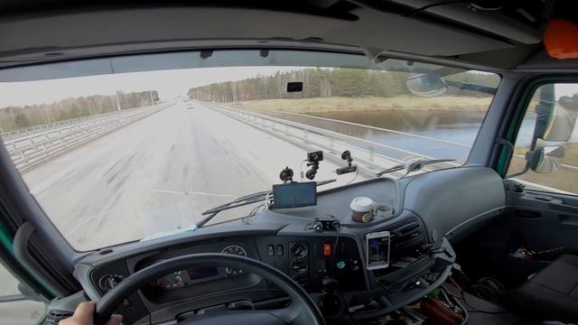 Легла фура на М10 смотреть онлайн