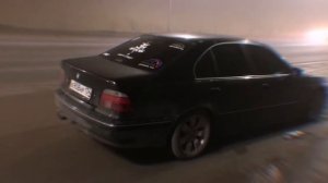 Звук выхлопа, больше года эксплуатации Бмв 5 Е39