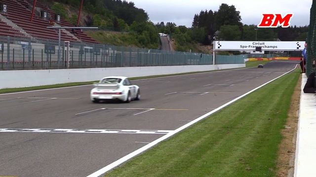 Porsche 964 Turbo | Loud exhaust with flames and blow-off sounds смотреть онлайн