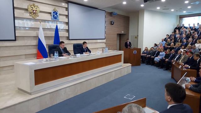 Игорь Холманских представил Дмитрия Артюхова и дал напутствие врио губернатора ЯНАО