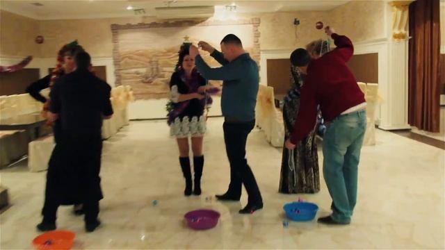 Ведущая Екатерина Великая ведет Новогодний корпоратив! смотреть онлайн