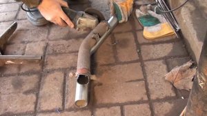 Ремонт глушителя (замена прогнившего участка трубы на новый на автомобиле Subaru)