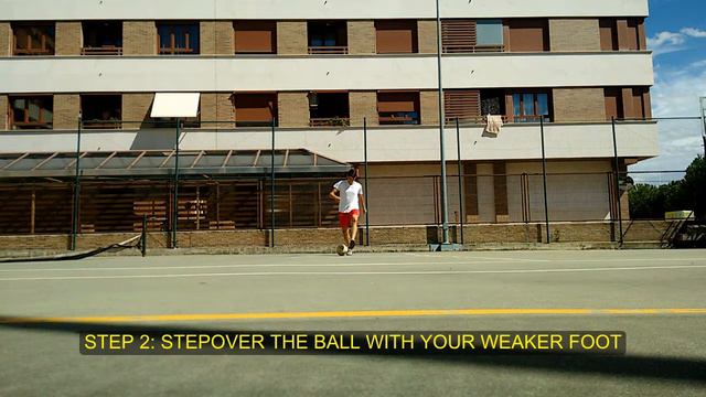 FootballSkills#2 -Learn Easy & Awesome Football Match Skills - Zidane Roulette Variation Tutorial смотреть онлайн
