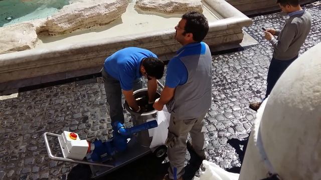 Фонтан Треви (Рим, Италия). 6 мая 2016 смотреть онлайн