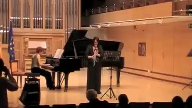 Martinu Sonatine, by Simone Weber (Part 1) смотреть онлайн