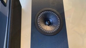 KEF Q150