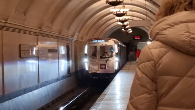 Новогодние поезда мосметро. Как это было. Часть 1! смотреть онлайн