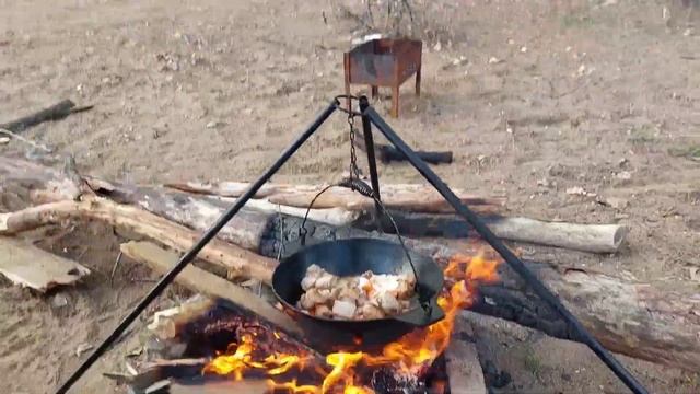 Отдыхаем на природе с палаткой и баней, купаемся в Волге. С полным комфортом 15 дней. Май 2022 смотреть онлайн