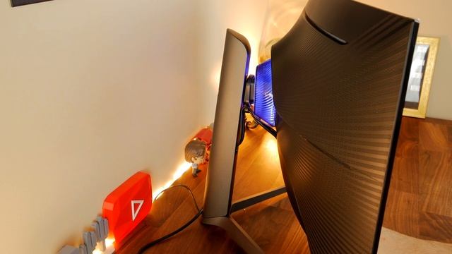 Samsung Odyssey G7 - BIGGER is better! (32-inch review) смотреть онлайн