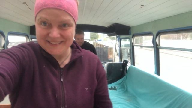 New tyres, kitchen cabinet, paint and rust repairs, 1984 Isuzu JCR500 school bus conversion (S1E10) смотреть онлайн