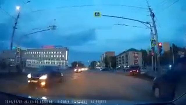 Смертельное ДТП возле ТРЦ "Суворовский" в Пензе смотреть онлайн