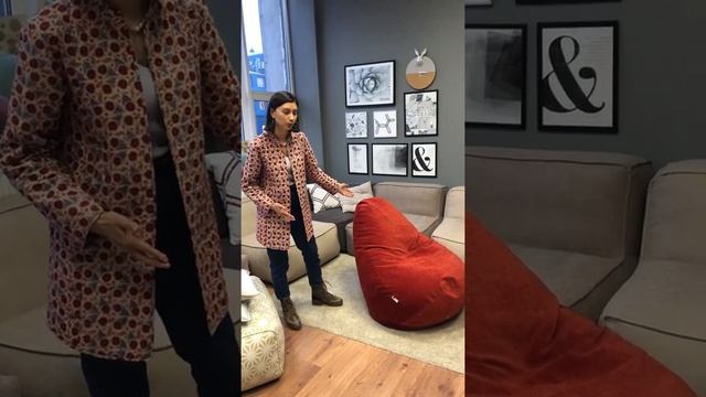 Марина Гончар рассказывает о том, как лучше всего лежать на кресле-мешке от Мастерской KRESLO