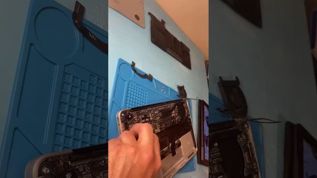 Repairing My MacBook Air 11-inch Screen Replacement In Mid-2013 ￼