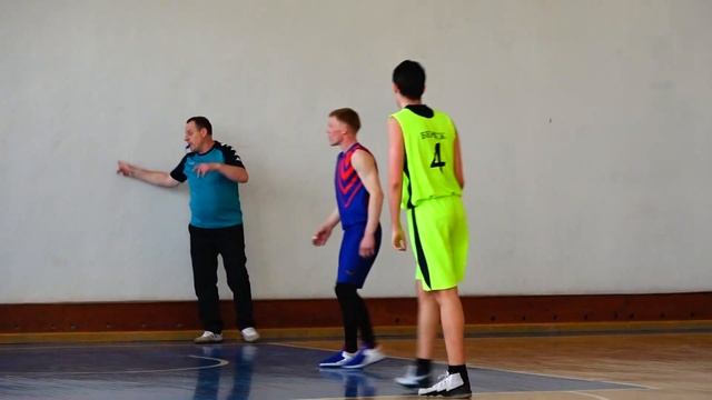 Турнир по баскетболу за приз Ивана Гладких прошел в Таштаголе смотреть онлайн