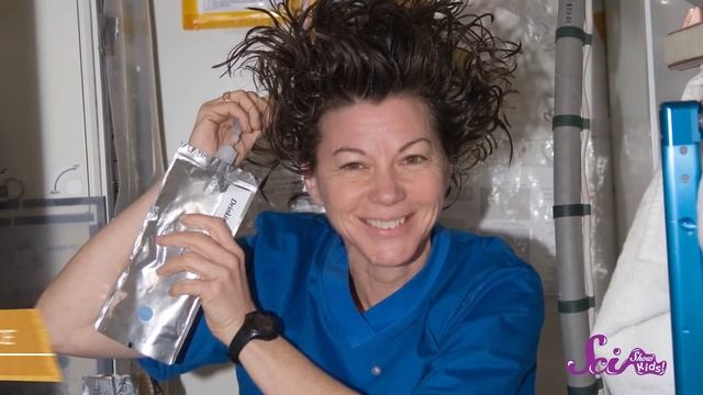 Take a Tour of the Space Station смотреть онлайн